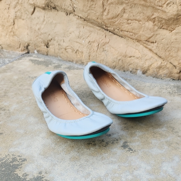 Tieks Feather Gray Size 7 - Picture 1 of 9